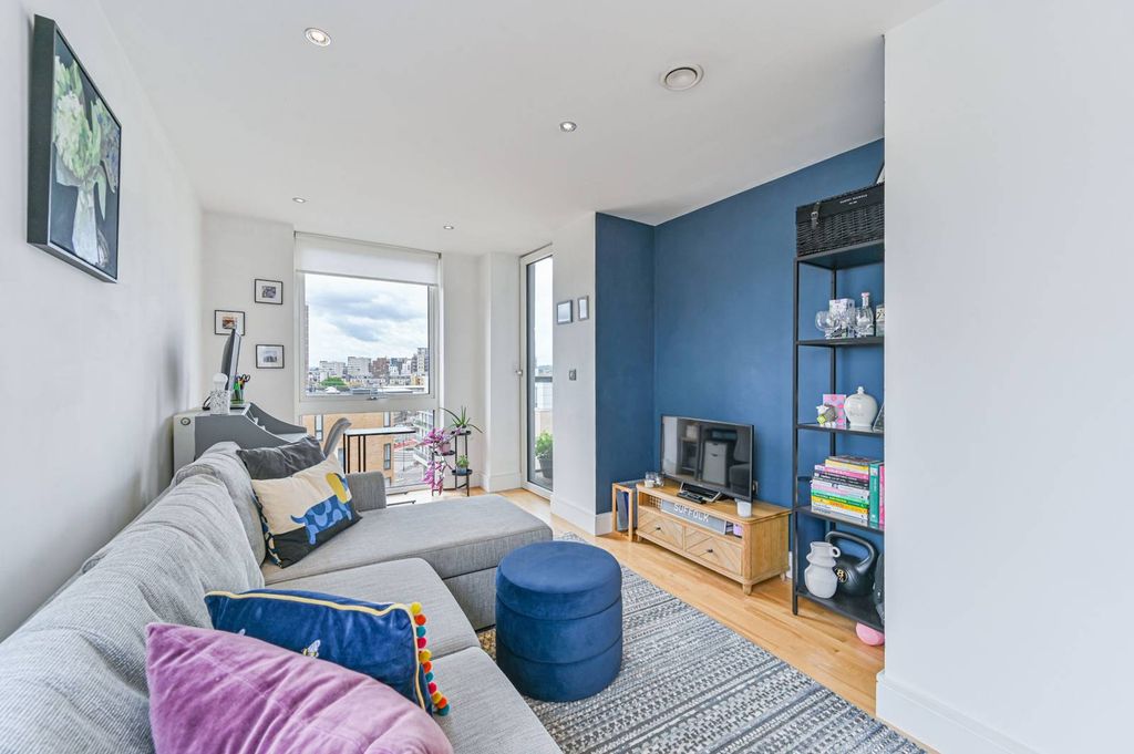 Property photo 2 of 14