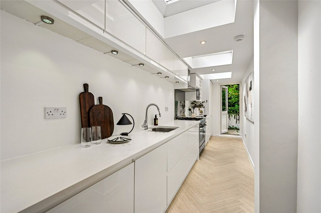 Property photo 2 of 15 Kitchen