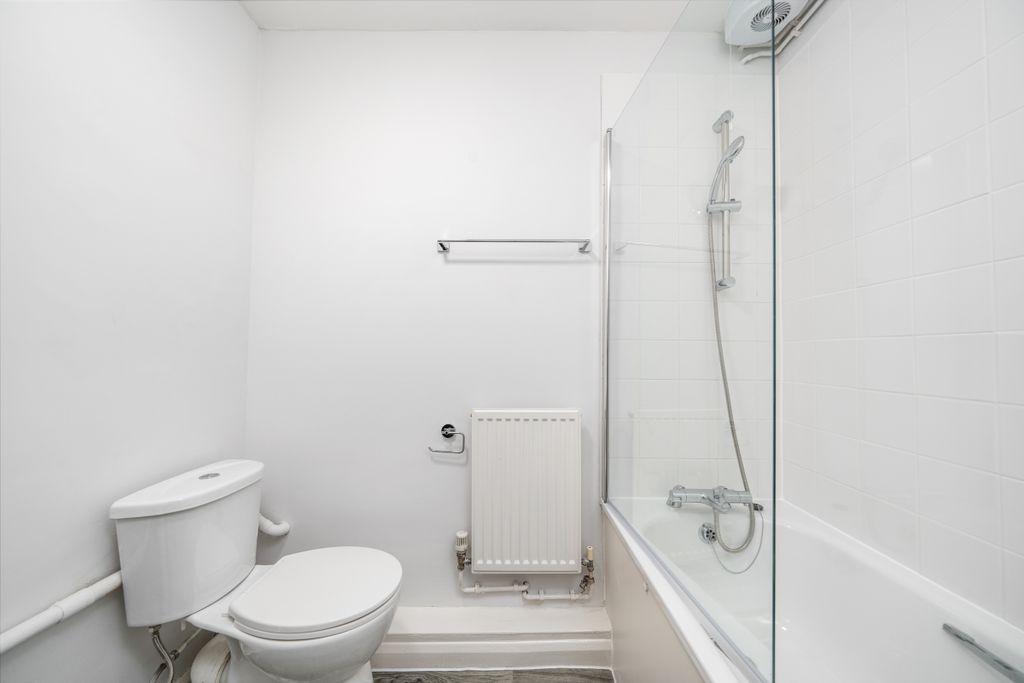 Property photo 3 of 8 7B Tadema Road, Sw10, Martin & Co, Web (3)