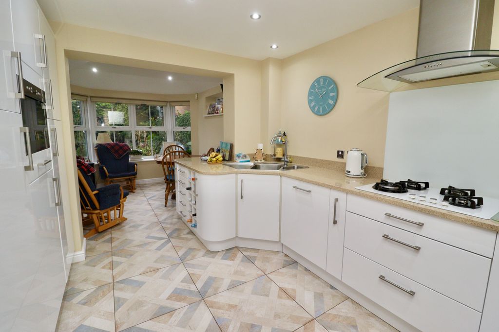 Property photo 2 of 27 Img_5406