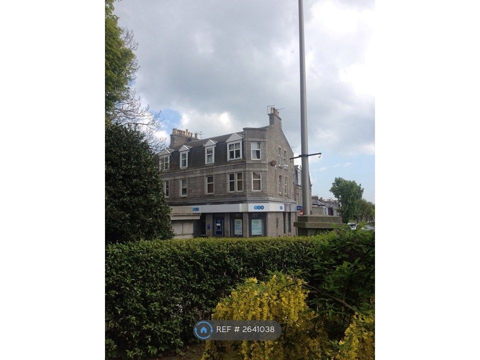 Property photo 2 of 9 Outside