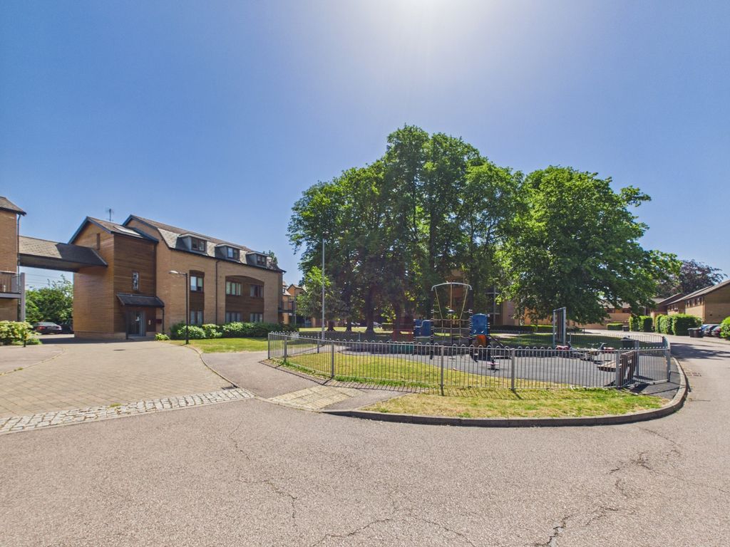 Property photo 3 of 15 Apartment Building With Nearby Play Area