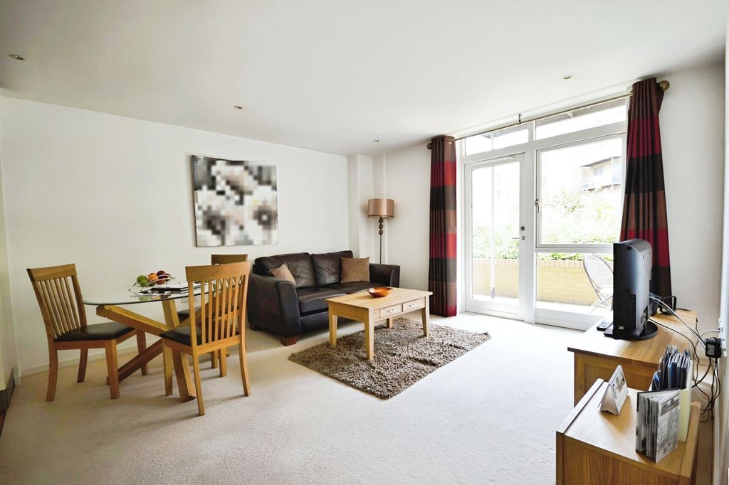 Property photo 3 of 8