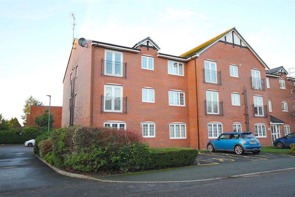 Property photo 1 of 16 External