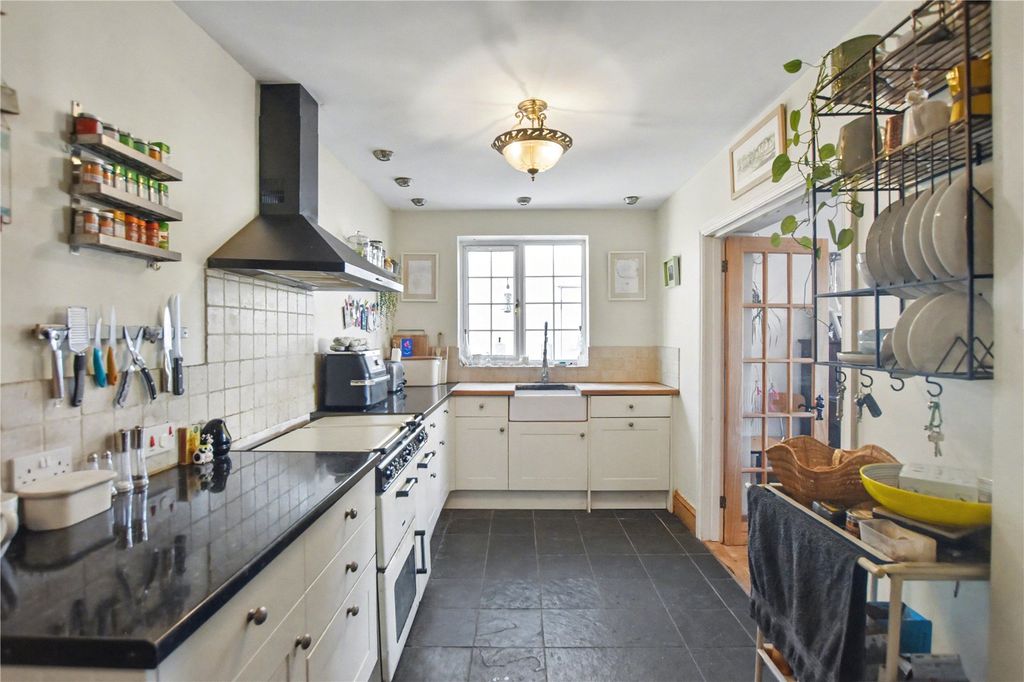 Property photo 2 of 24 Picture No. 29