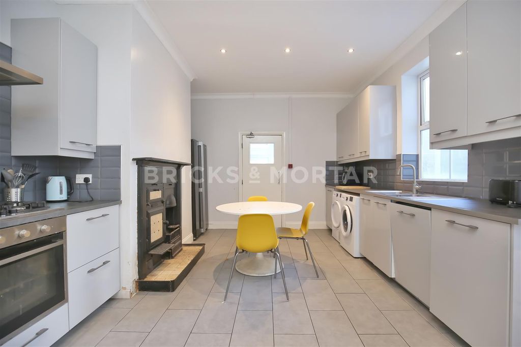 Property photo 3 of 11 3.Jpg