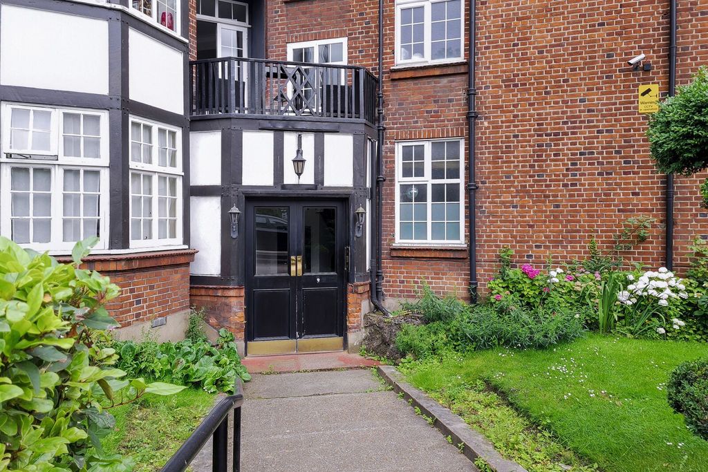 Property photo 2 of 19