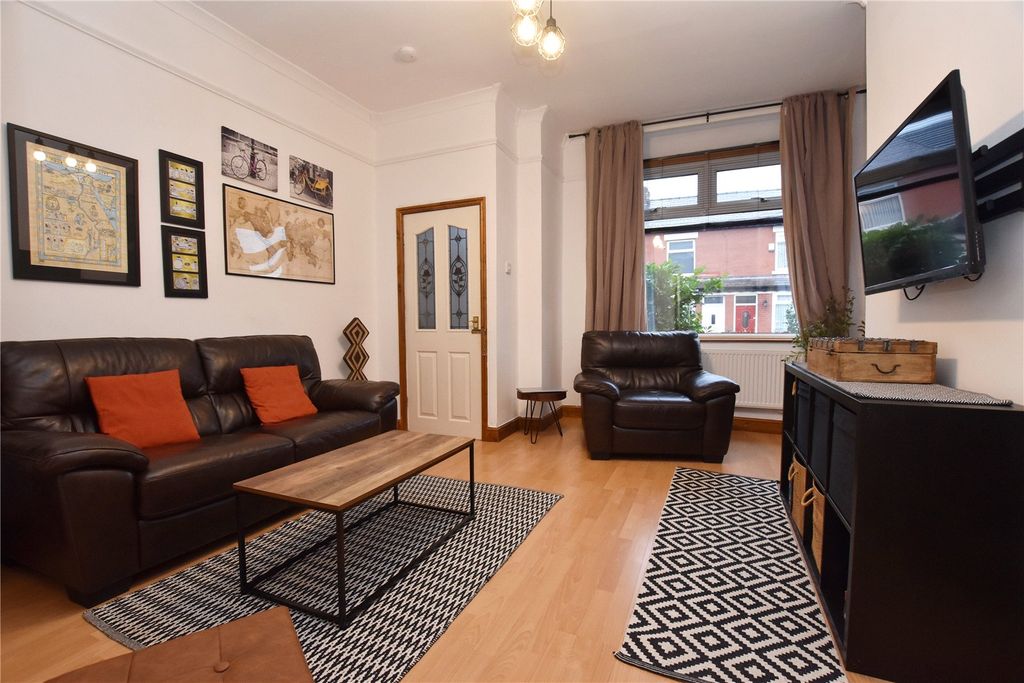 Property photo 2 of 18 Picture No. 13