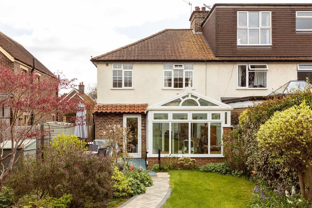 Property photo 1 of 24