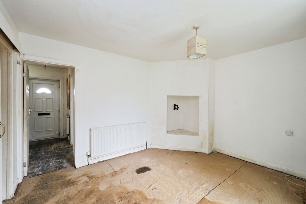 Property photo 1 of 17 Dining Room