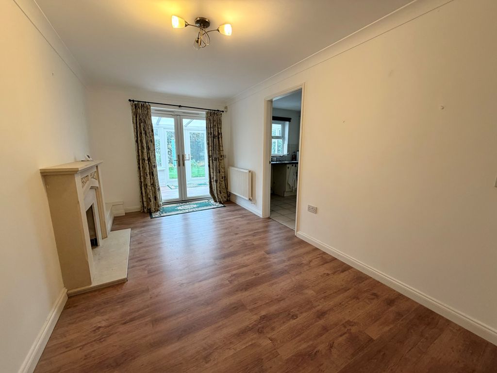 Property photo 2 of 11 Living Room