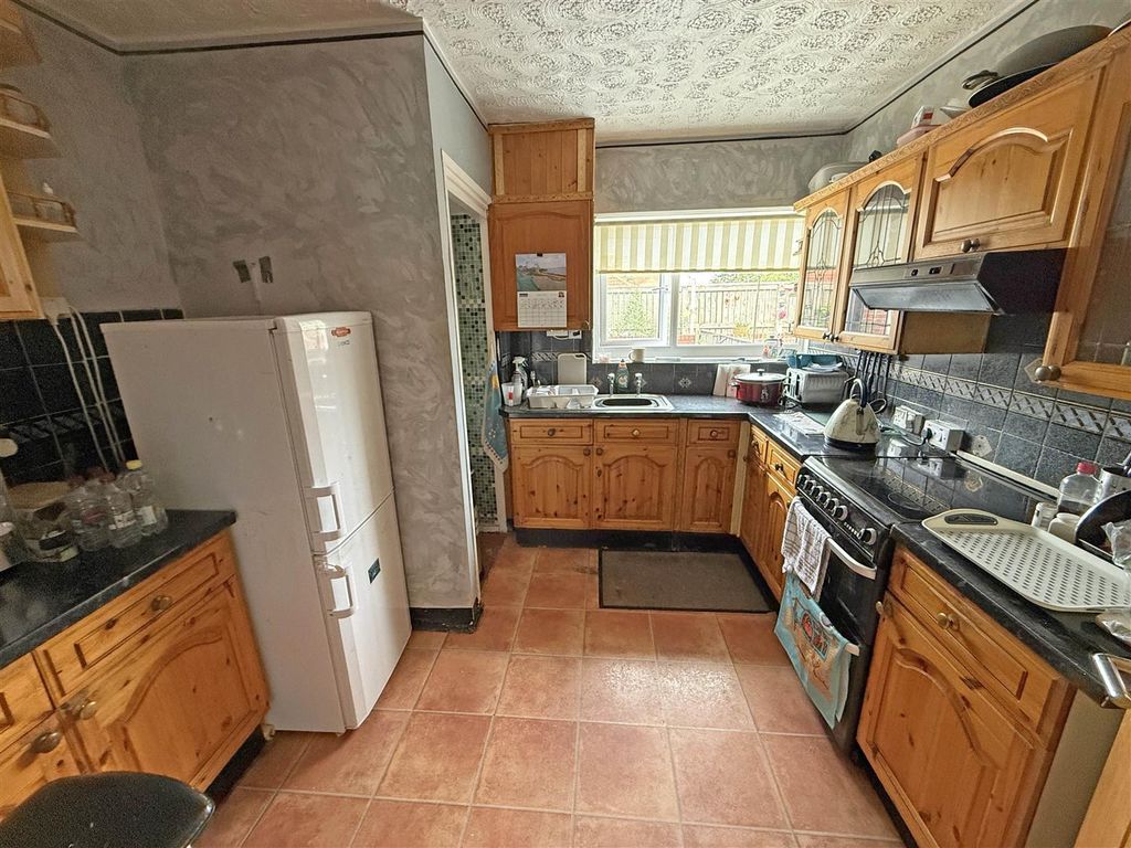 Property photo 3 of 13 Kitchen.Jpg