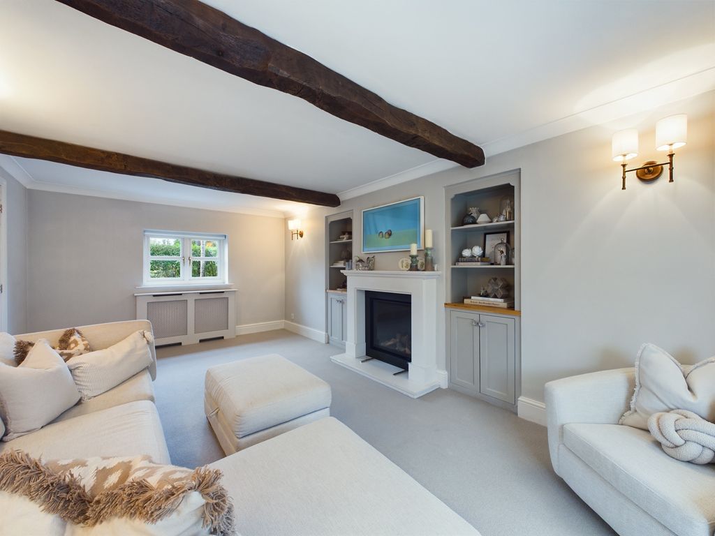 Property photo 2 of 31