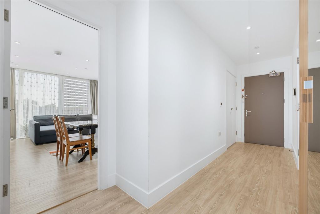 Property photo 3 of 13 9 Easton Entrance.Jpg
