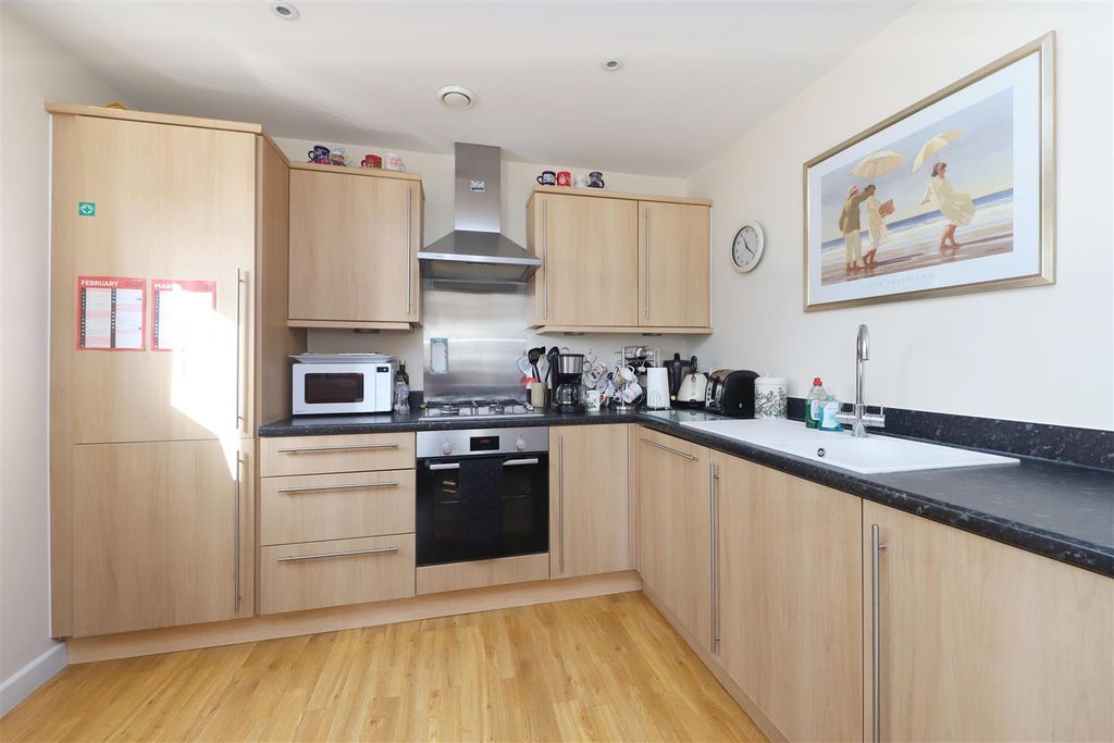 Property photo 2 of 12 Kitchen