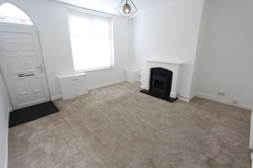 Property photo 2 of 12 Lounge