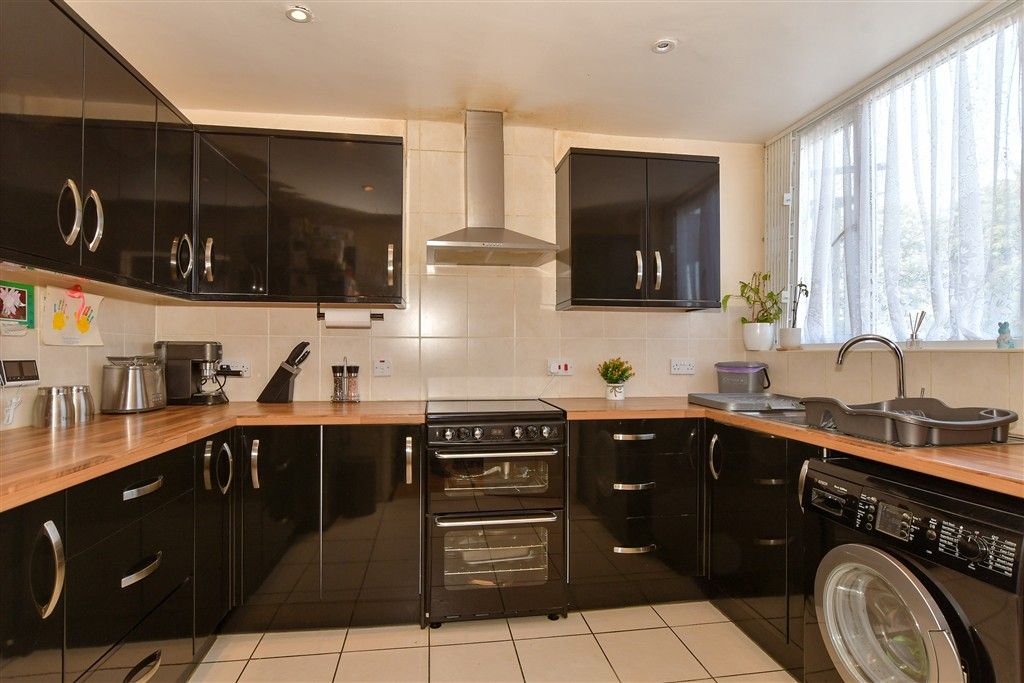 Property photo 2 of 13 Kitchen