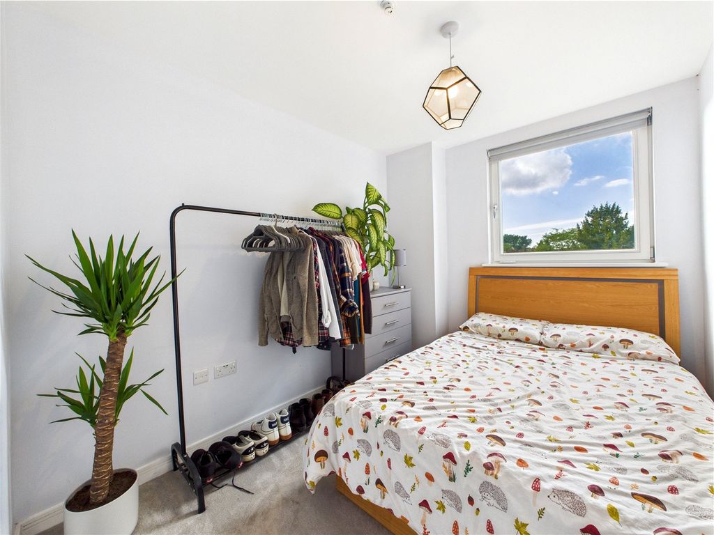 Property photo 3 of 10 3 - Image