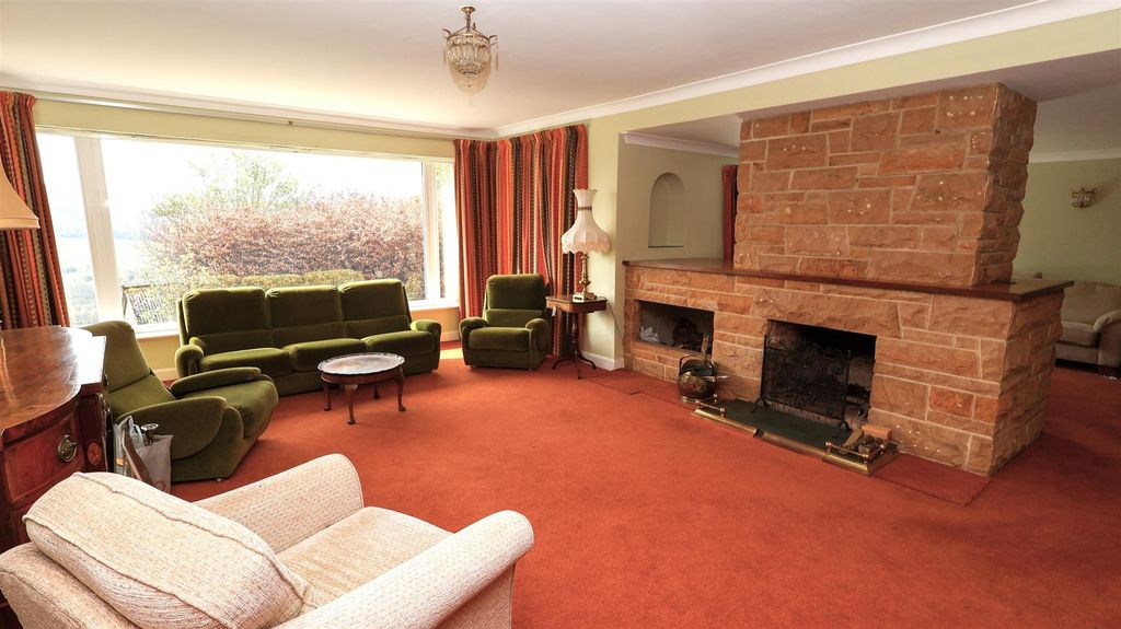 Property photo 3 of 25 Lounge