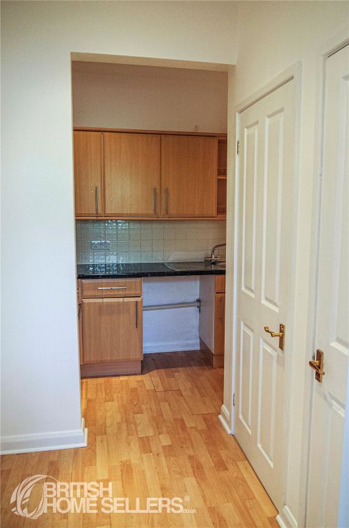 Property photo 3 of 10 Picture No. 12