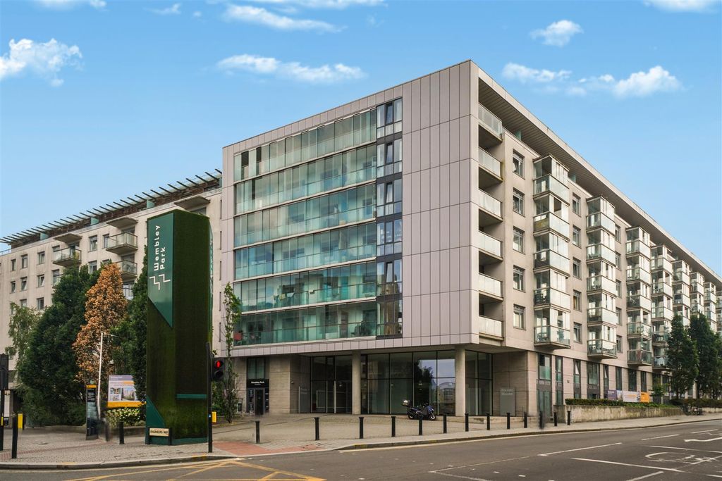 Property photo 1 of 15 Flat 166, Forum House - Cwtecyksrvqf4Rh8Kanv.Jpg