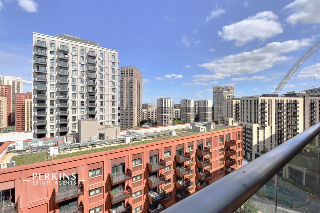 Property photo 1 of 7 Balcony.Jpg