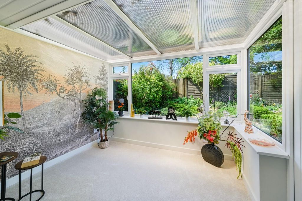 Property photo 3 of 14 Royal Drive