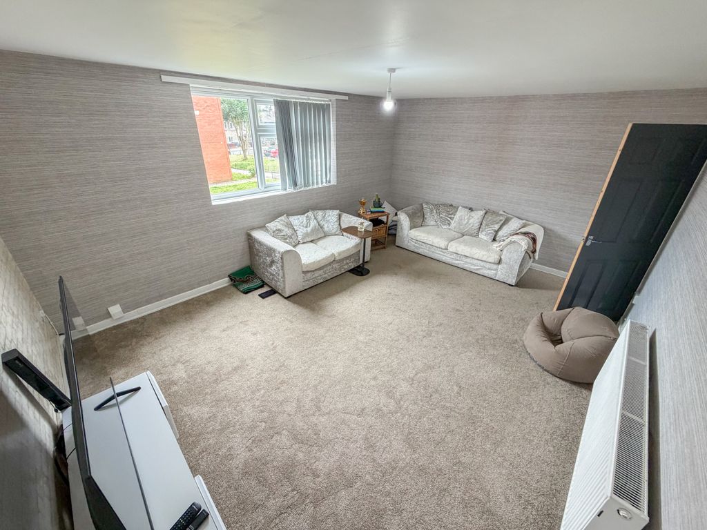 Property photo 2 of 35