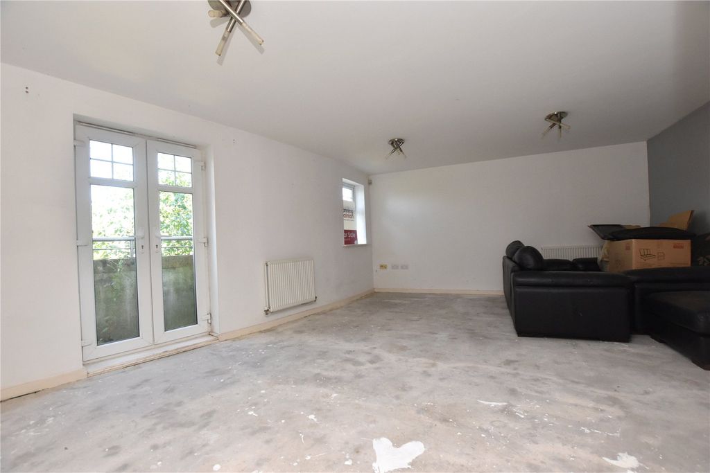 Property photo 2 of 9 Picture No. 32