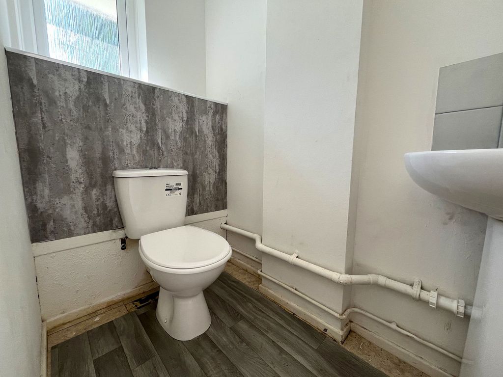 Property photo 3 of 23