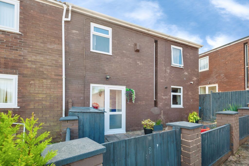 Property photo 2 of 19