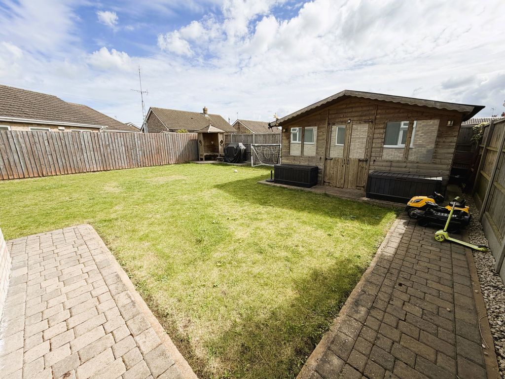 Property photo 2 of 39