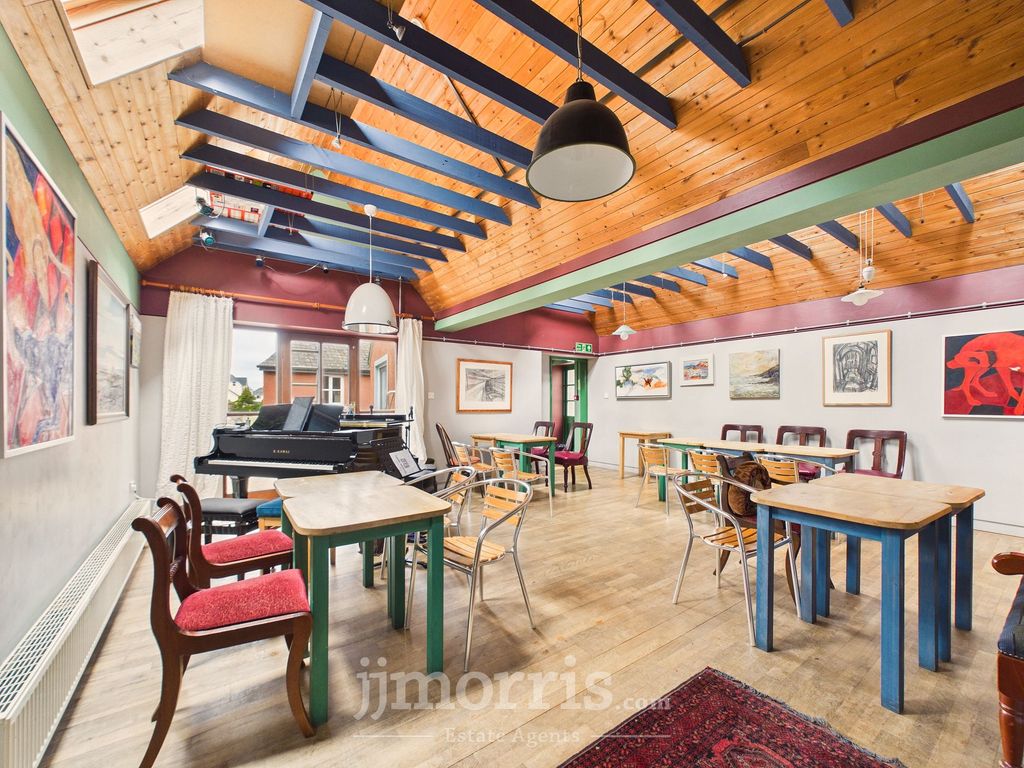 Property photo 3 of 41