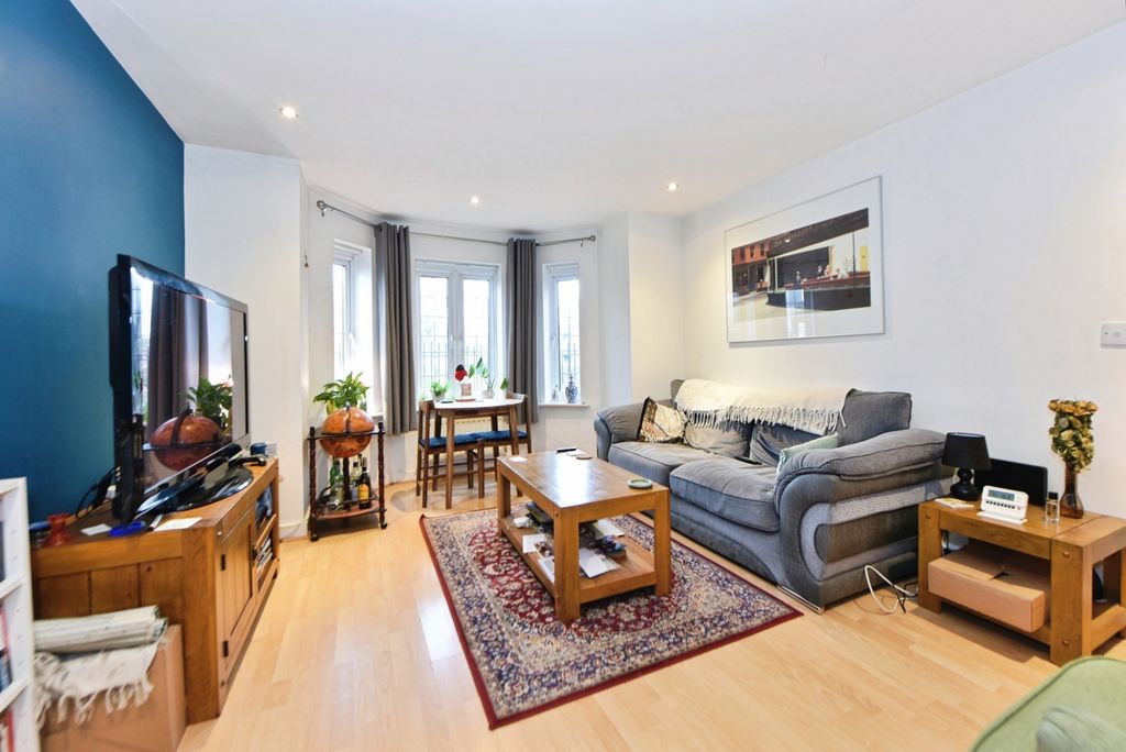 Property photo 3 of 20 Pbox-Img.Jpg