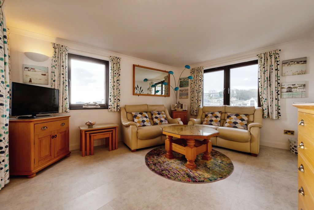 Property photo 2 of 18 Photography