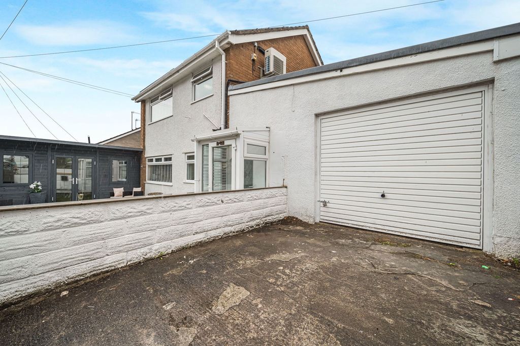 Property photo 3 of 62