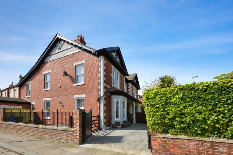 Property photo 1 of 17 Photo 18