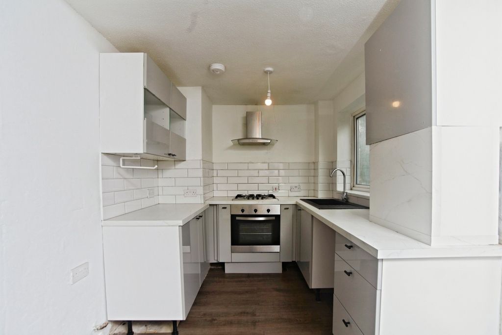 Property photo 3 of 19 Pbox-Img.Jpg