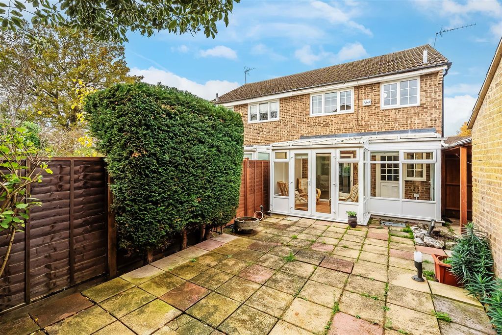 Property photo 3 of 13 11-Parr-Close-6.Jpg