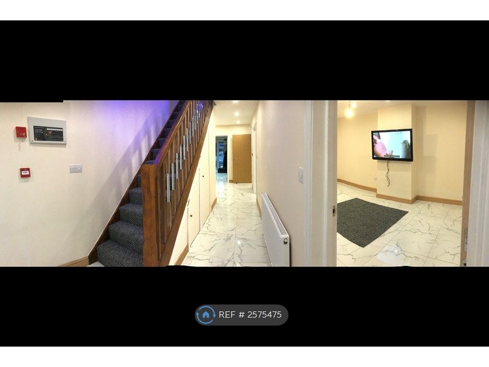 Property photo 1 of 11 Entrance