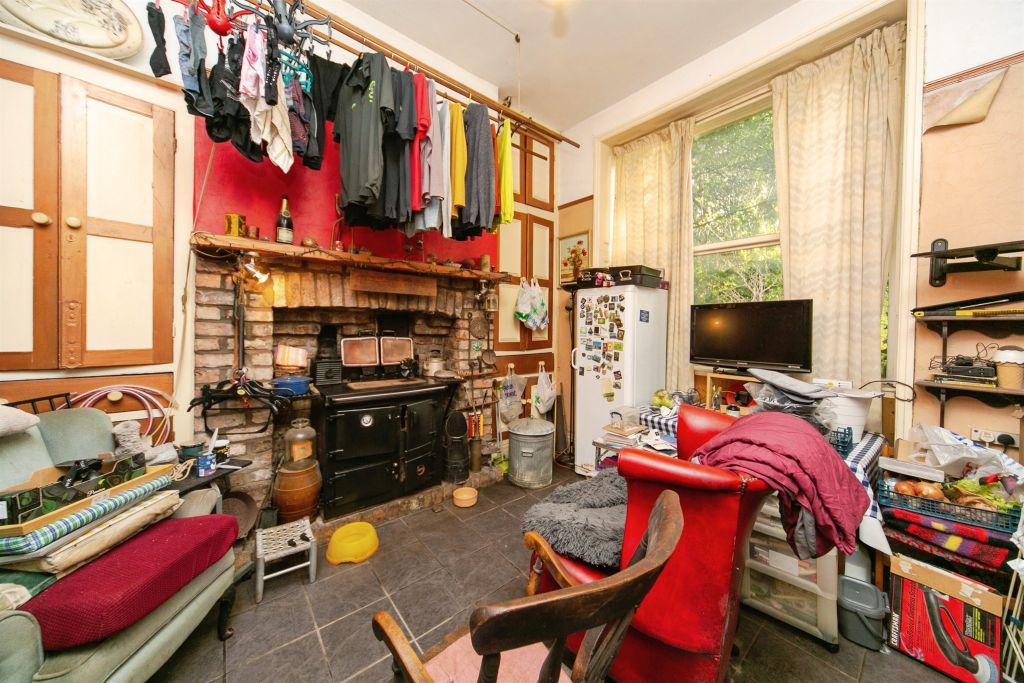 Property photo 3 of 17