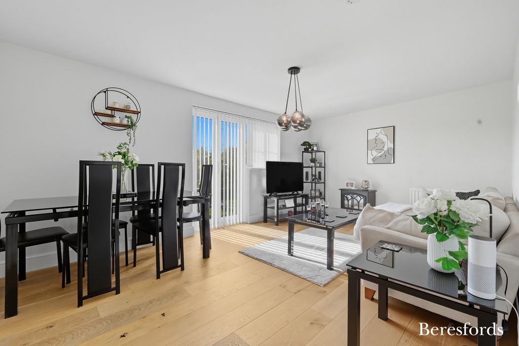 Property photo 2 of 15 Picture 2