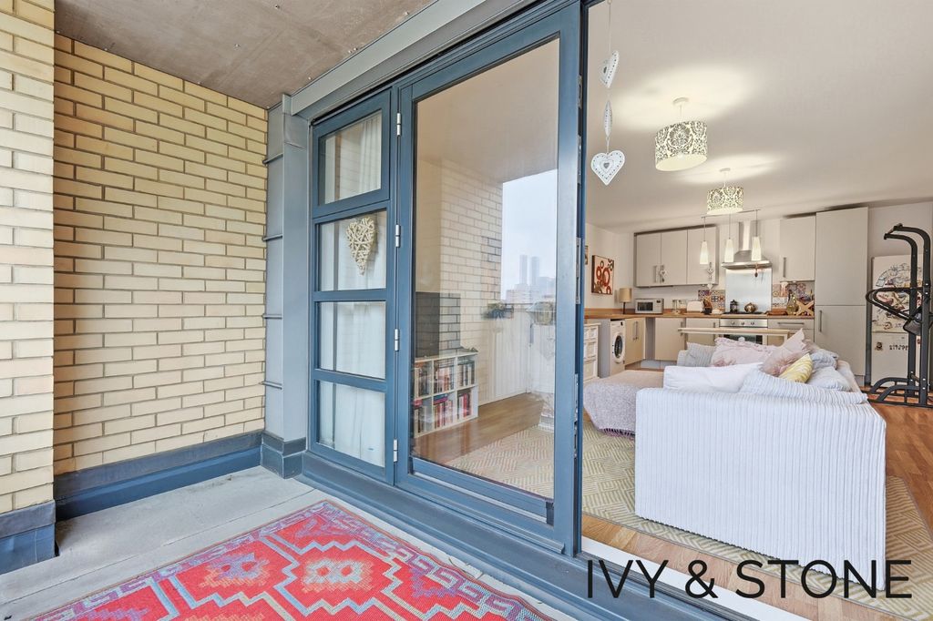 Property photo 1 of 12 4915080