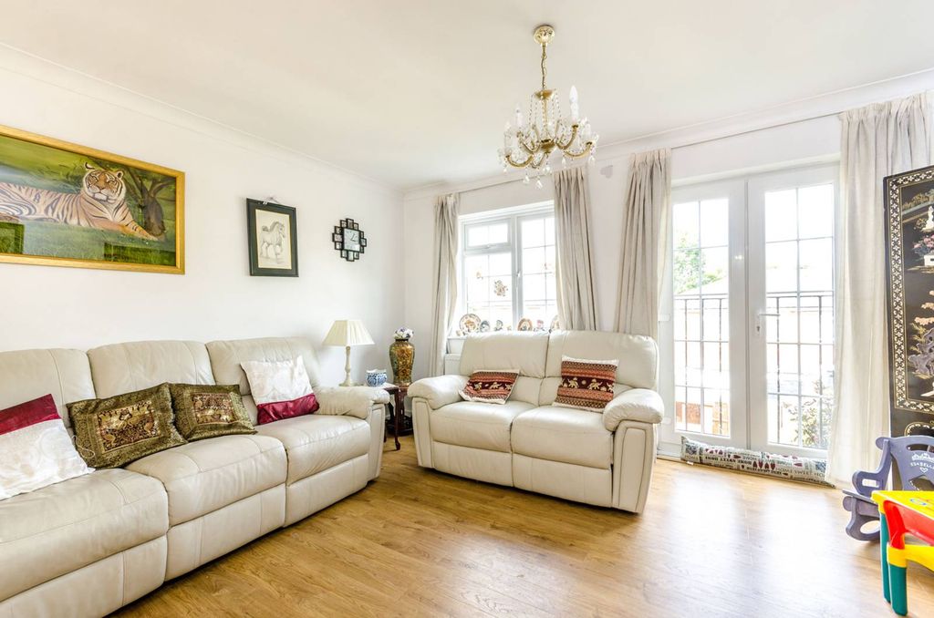 Property photo 3 of 9