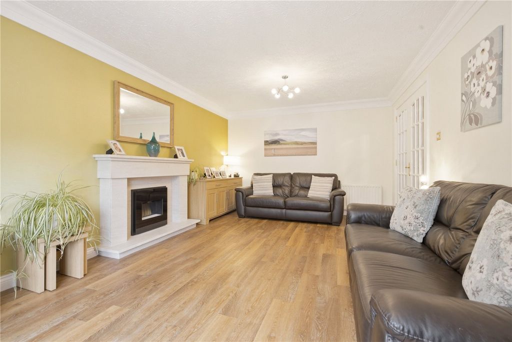 Additional image 3 of 5 bed detached house for saleBatterflatts Gardens, Stirling, Stirlingshire FK7