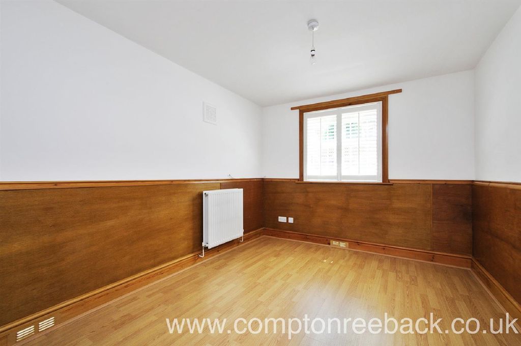Property photo 3 of 6 Bedroom