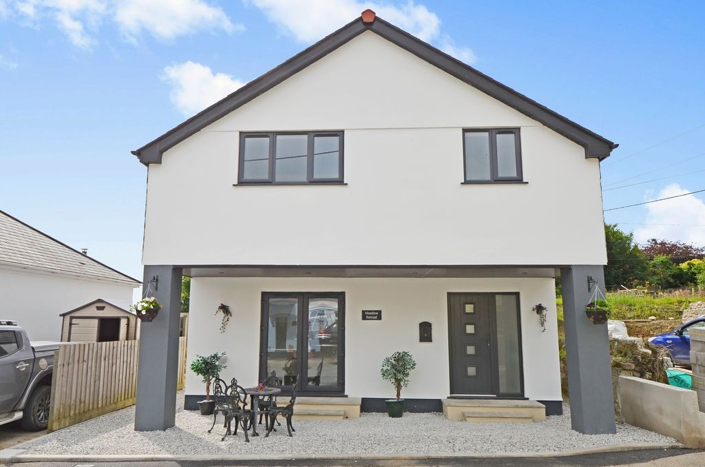 Property photo 1 of 32