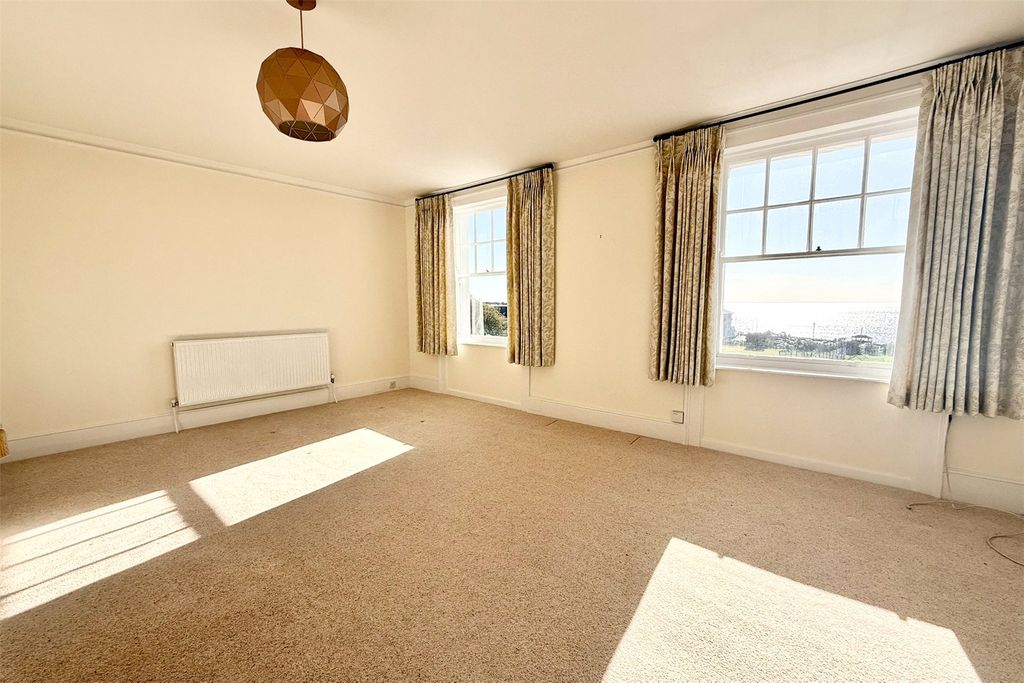 Property photo 3 of 16 Picture No. 28