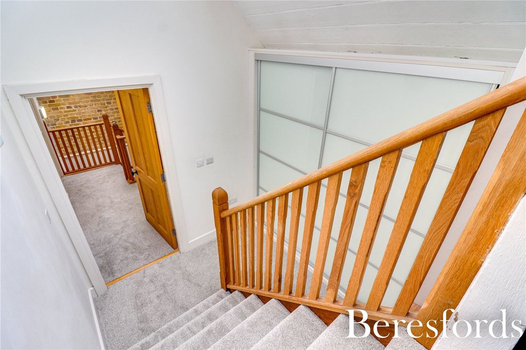 Property photo 2 of 21 Picture 2