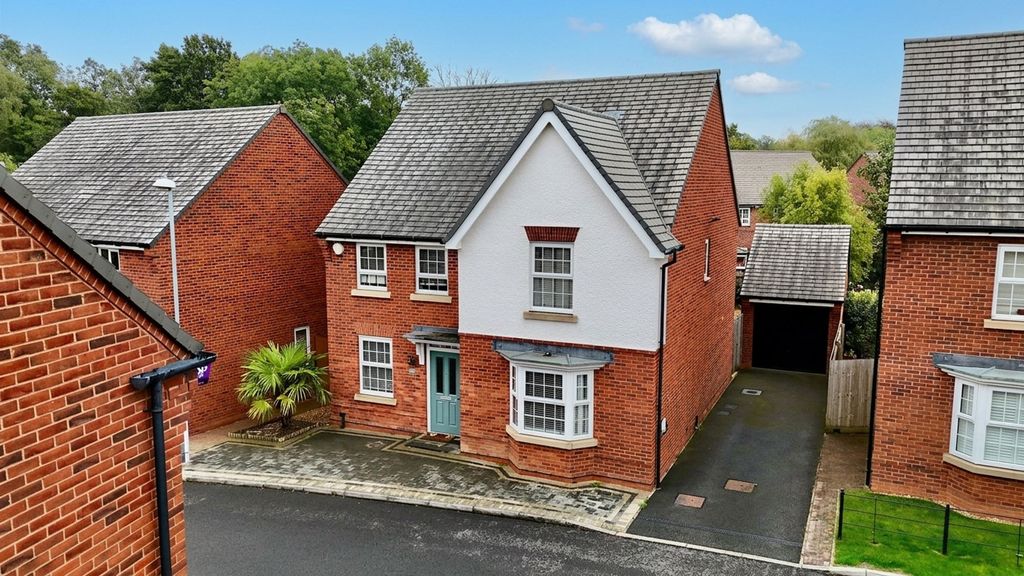 Property photo 1 of 32